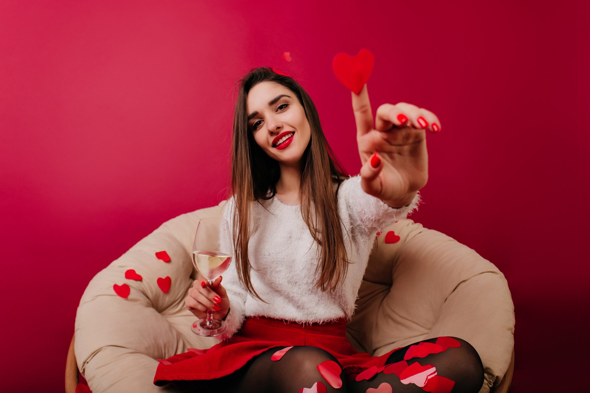 femme qui célèbre la saint Valentin